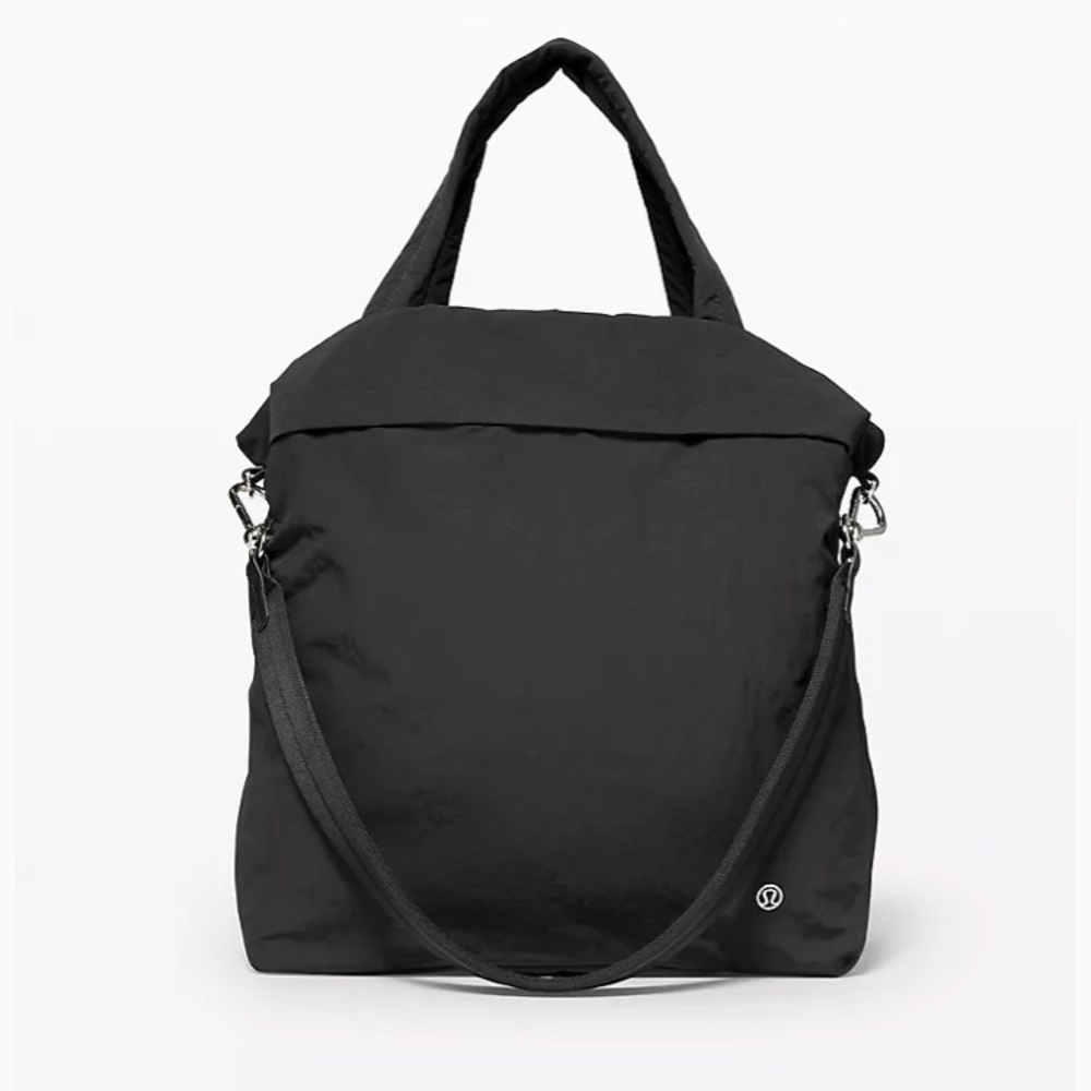 Lululemon On My Level bag